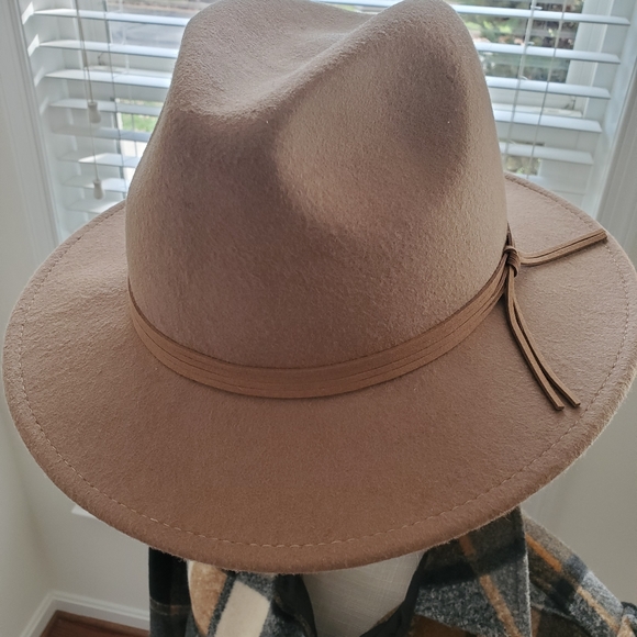 ANNA & AVA CAMEL FEDORA HAT - Picture 2 of 10